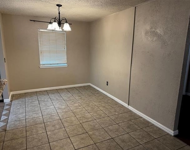 200 Cedar Lane - Photo Thumbnail 4