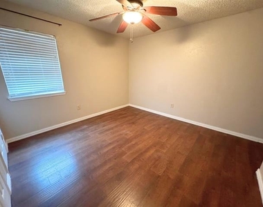 200 Cedar Lane - Photo Thumbnail 9