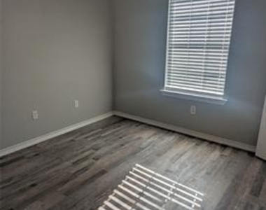 623 Antonio Lane - Photo Thumbnail 13