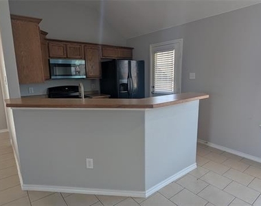 623 Antonio Lane - Photo Thumbnail 3