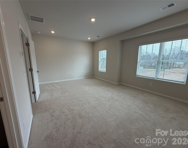 2529 Ruby Dixon Crossing Drive - Photo Thumbnail 4