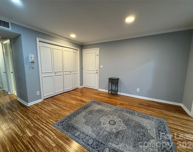 1323 Queens Road - Photo Thumbnail 6