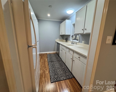 1323 Queens Road - Photo Thumbnail 7