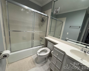 1323 Queens Road - Photo Thumbnail 11