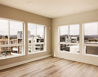 21010 Erwin Street - Photo Thumbnail 51