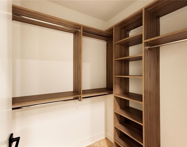 21010 Erwin Street - Photo Thumbnail 52