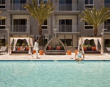21010 Erwin Street - Photo Thumbnail 5