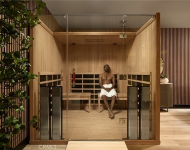 21010 Erwin Street - Photo Thumbnail 9