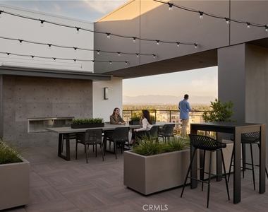 21010 Erwin Street - Photo Thumbnail 30