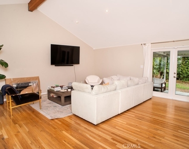 6458 Hanna Ave - Photo Thumbnail 3