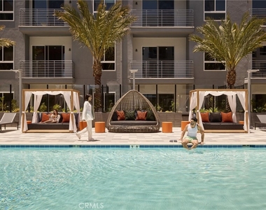 21010 Erwin Street - Photo Thumbnail 5