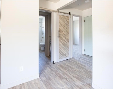 210 Laurel Street - Photo Thumbnail 5