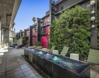 5750 Hollywood Boulevard - Photo Thumbnail 50