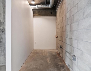 5750 Hollywood Boulevard - Photo Thumbnail 35