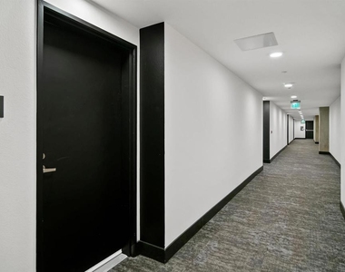 5750 Hollywood Boulevard - Photo Thumbnail 43