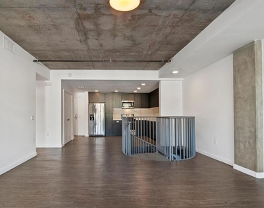 5750 Hollywood Boulevard - Photo Thumbnail 16