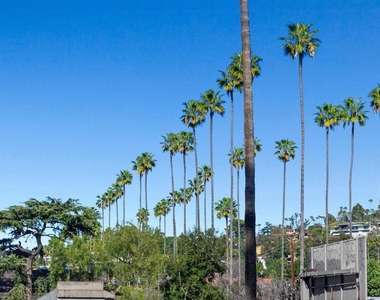 5750 Hollywood Boulevard - Photo Thumbnail 37