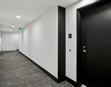 5750 Hollywood Boulevard - Photo Thumbnail 42