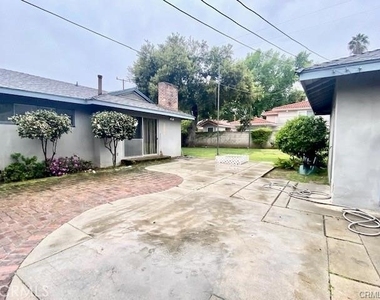 2319 El Capitan Avenue - Photo Thumbnail 6