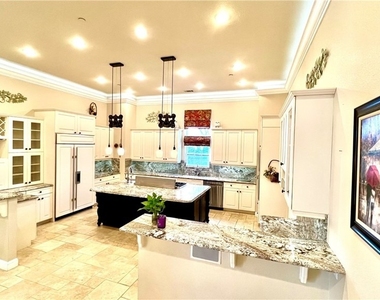 685 Bradbury - Photo Thumbnail 17