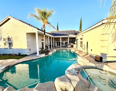 685 Bradbury - Photo Thumbnail 13