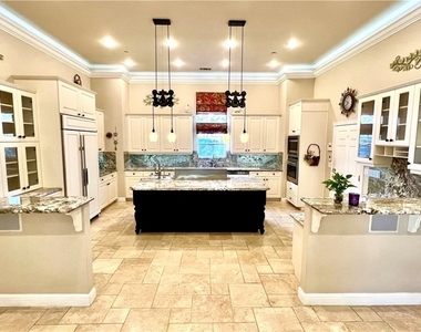 685 Bradbury - Photo Thumbnail 8