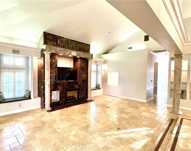 685 Bradbury - Photo Thumbnail 3