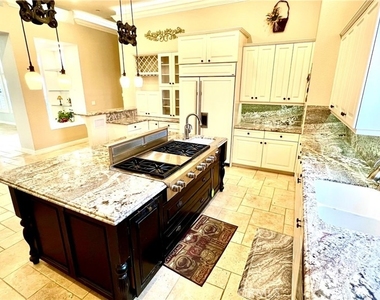 685 Bradbury - Photo Thumbnail 19