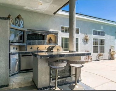 685 Bradbury - Photo Thumbnail 14