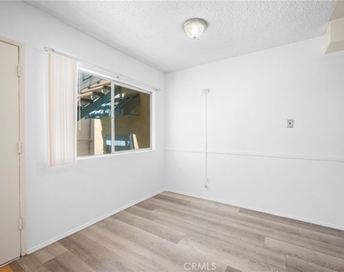 208 E Chevy Chase Drive - Photo Thumbnail 6