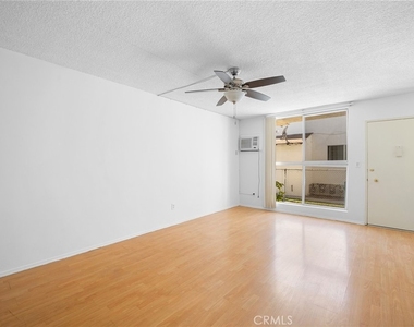 208 E Chevy Chase Drive - Photo Thumbnail 5