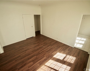 1336 Elm Street - Photo Thumbnail 8
