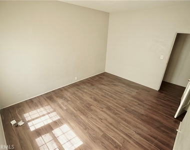 1336 Elm Street - Photo Thumbnail 27