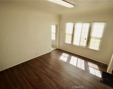 1336 Elm Street - Photo Thumbnail 7
