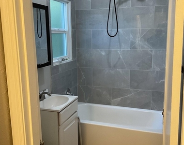 618 W 7th Street - Photo Thumbnail 8