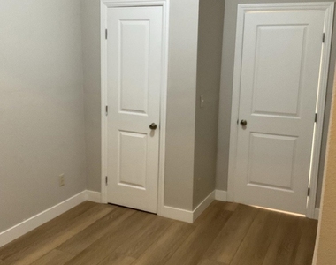 618 W 7th Street - Photo Thumbnail 6