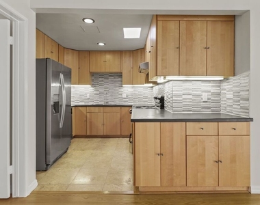 1033 6th Street - Photo Thumbnail 1