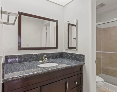 1033 6th Street - Photo Thumbnail 12