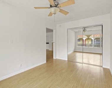 1033 6th Street - Photo Thumbnail 2