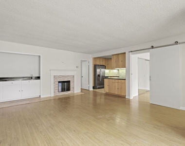 1033 6th Street - Photo Thumbnail 15
