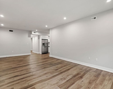 838 Hudson - Photo Thumbnail 4