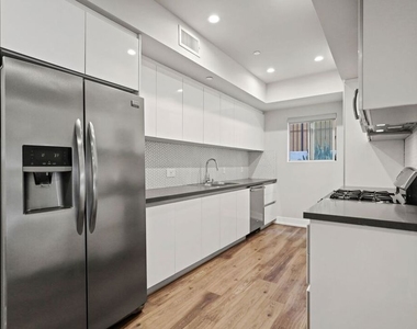 838 Hudson - Photo Thumbnail 2