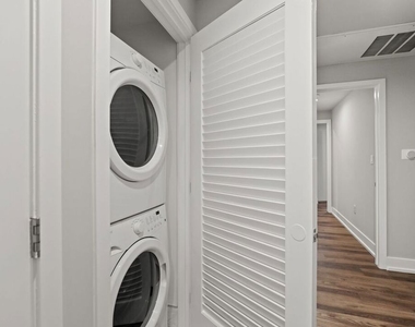 838 Hudson - Photo Thumbnail 13
