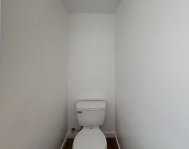 3630 Midvale Avenue - Photo Thumbnail 30