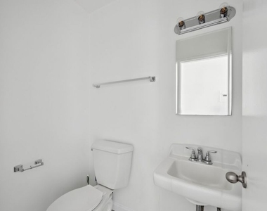 7550 Fountain - Photo Thumbnail 11