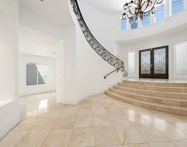 1425 N Tigertail Road - Photo Thumbnail 5