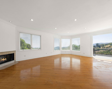 1425 N Tigertail Road - Photo Thumbnail 15