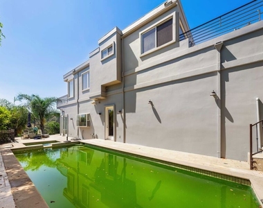 1425 N Tigertail Road - Photo Thumbnail 27