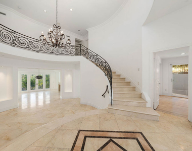 1425 N Tigertail Road - Photo Thumbnail 3
