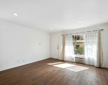 633 N Hayworth Avenue - Photo Thumbnail 3